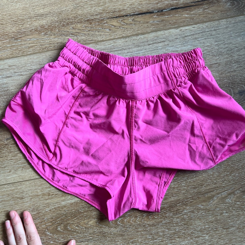 Lululemon Hotty Hot Sonic Pink 2” Size 4 Women's Shorts